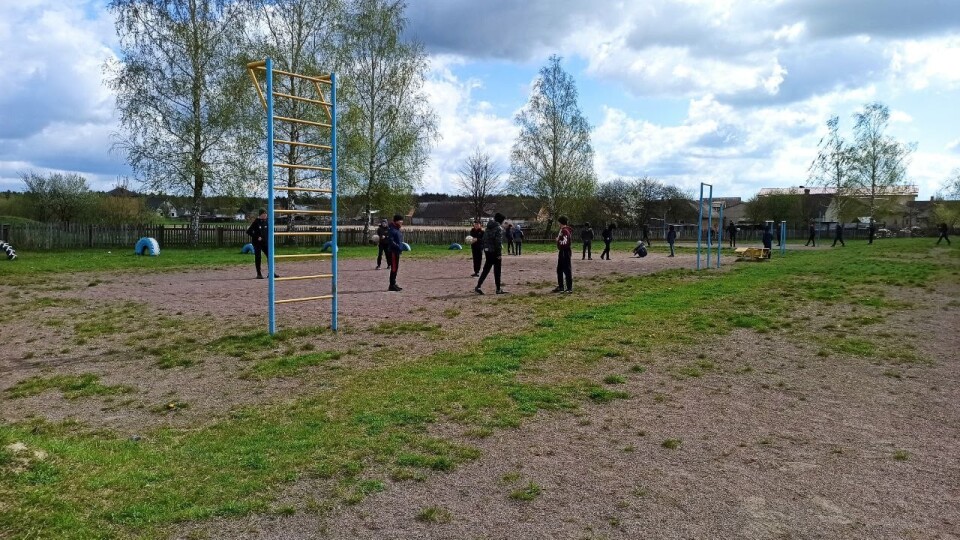 У селі Луцького району побудують спортмайданчик зі штучним покриттям