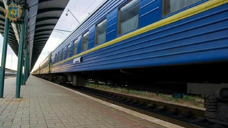 «Укрзалізниця» відновлює рух потягів. Назвали дату