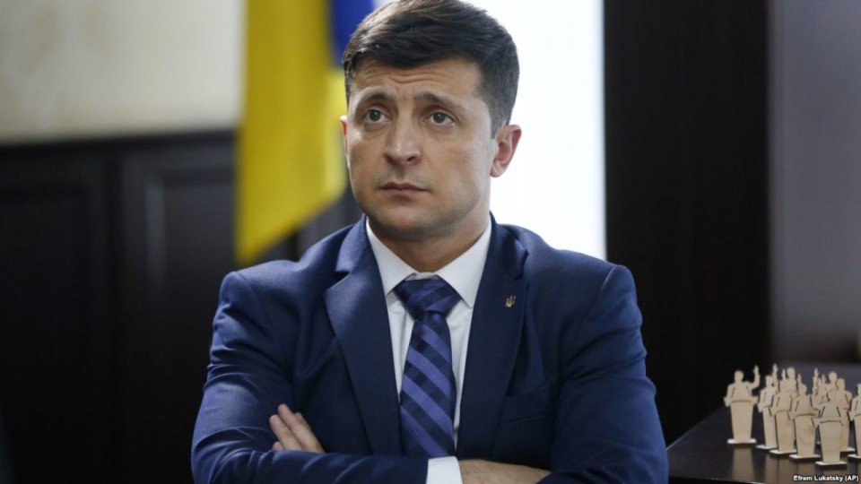«Будь ласка, зробіть це». Зеленський записав нове  звернення до Порошенка. ВІДЕО