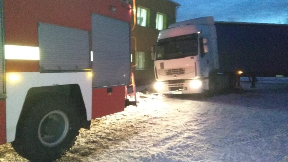 На Волині вантажівка злетіла з дороги. ФОТО