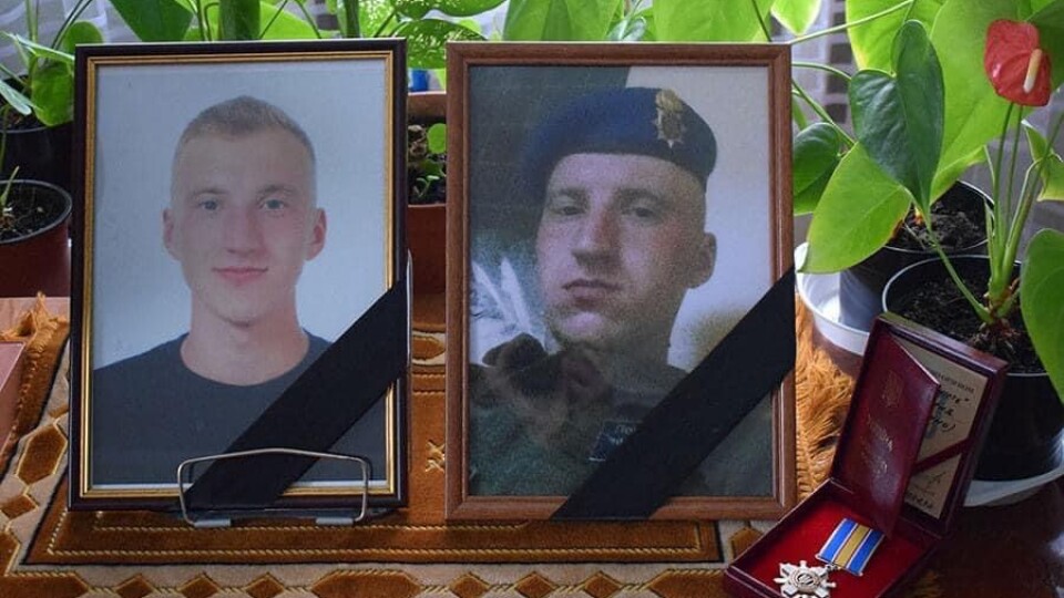 На Волині нацгвардійці вручили нагороду полеглого побратима його бабусі