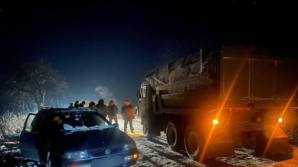 На Волині легковик зіткнувся з КАМАЗом. ФОТО