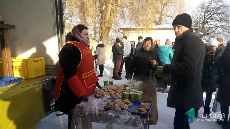 У Ківерцях Порошенка чекають із чаєм та бутербродами. ФОТО