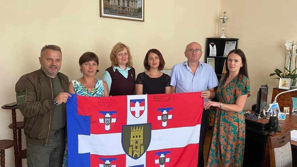 Волинські освітяни купили дрон для бійців 100-ї бригади