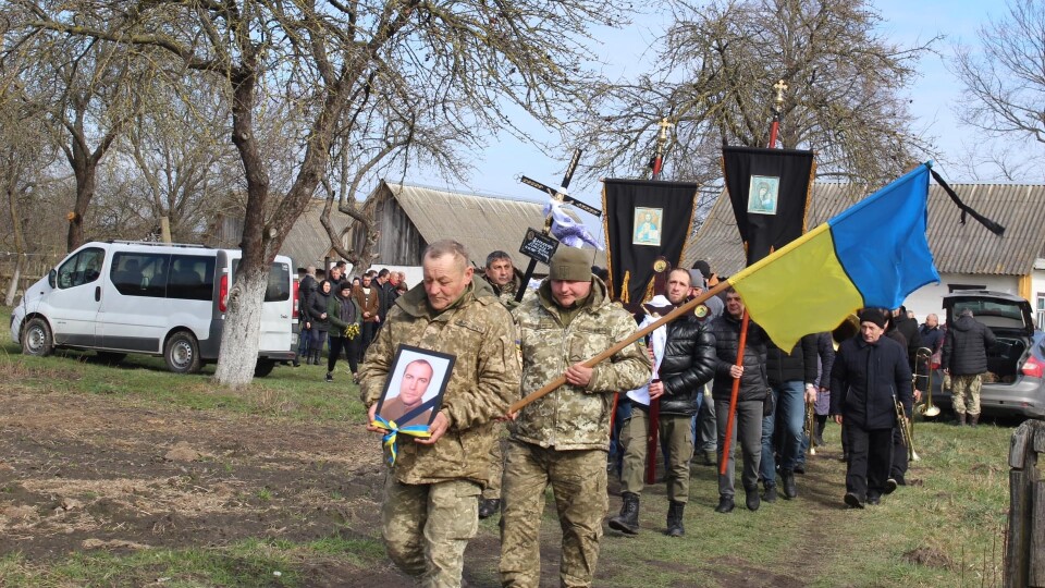 На Волині в останню дорогу провели Героя Василя Клепанчука. ФОТО