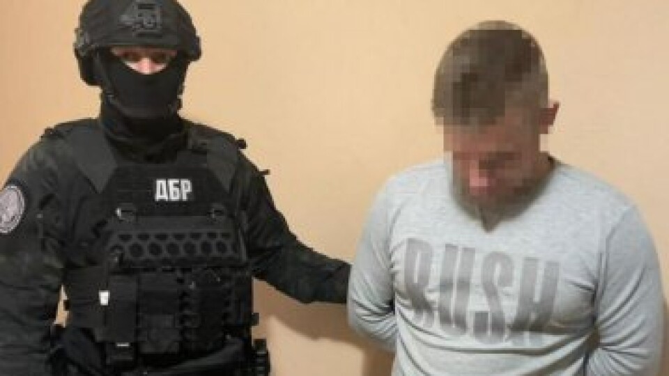 Кіберполіцейський, якого у Луцьку викрили на хабарі, взяв з вебкам-моделей майже 3 тисячі доларів