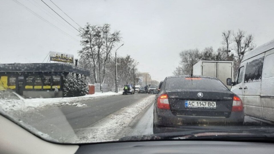 У Луцьку на Набережній зіткнулися 4 автівки. На дорозі – величезний затор
