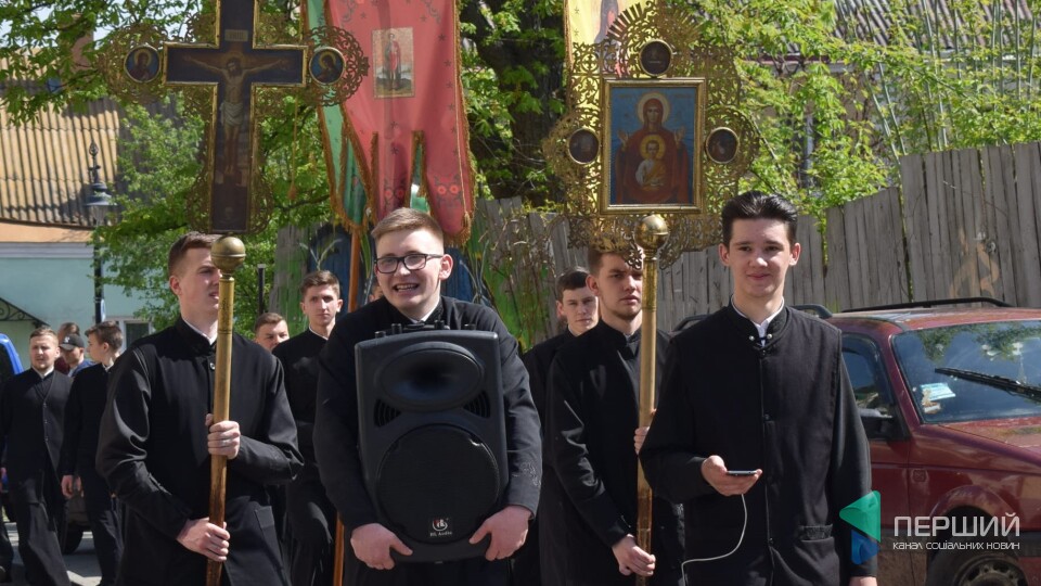 У Луцьку - передвеликодня хресна хода. ФОТОРЕПОРТАЖ