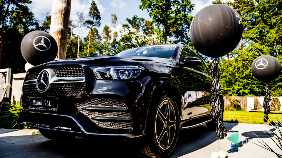 У Луцьку презентували нову розкішну модель Mercedes-Benz