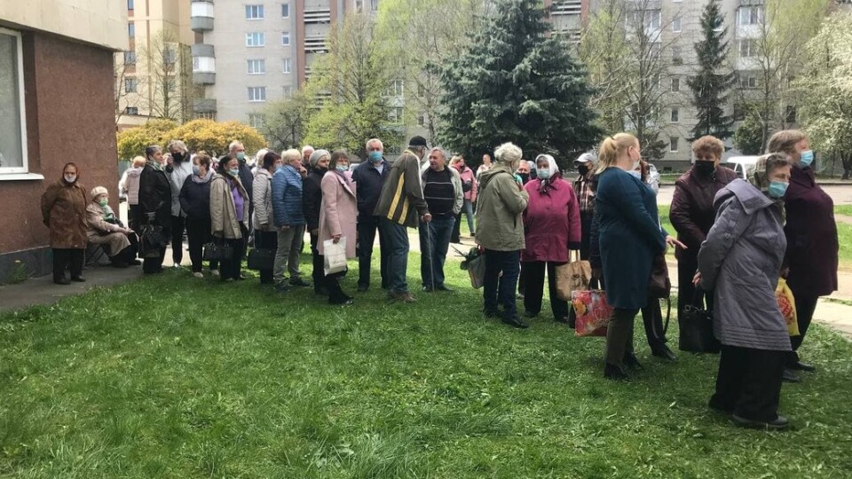 У Луцьку – черги через переоформлення субсидій. Люди чекали понад дві години