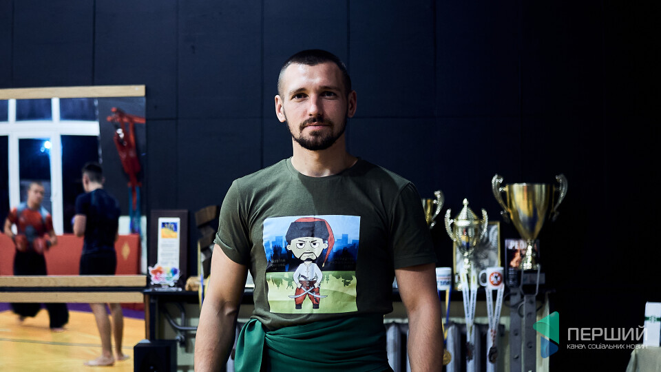 Мистецтво бою, а не танець. Як виховують козаків у луцькому клубі «Герць»