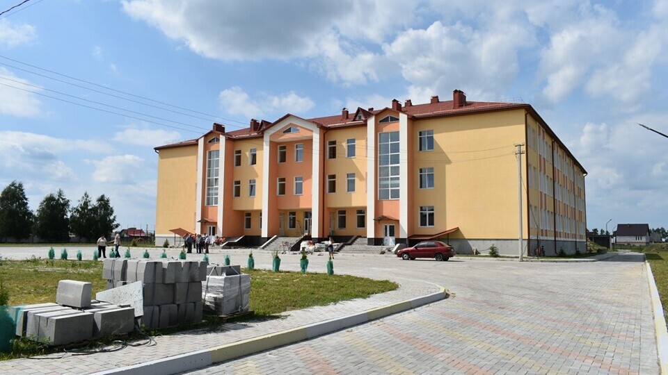 Скандал із відкриттям школи в Осівцях. Документи оформляють, обладнання довозять