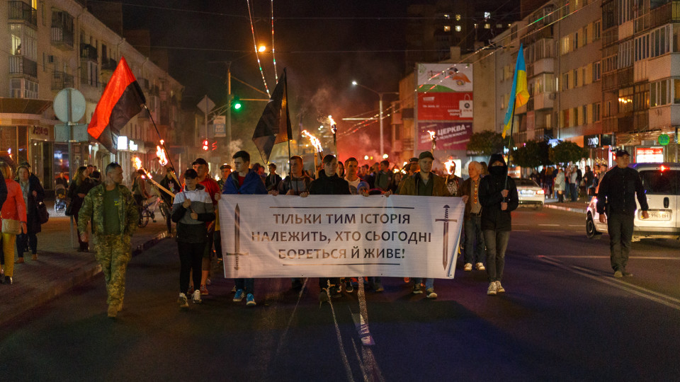 Смолоскипна хода у Луцьку. ФОТОРЕПОРТАЖ