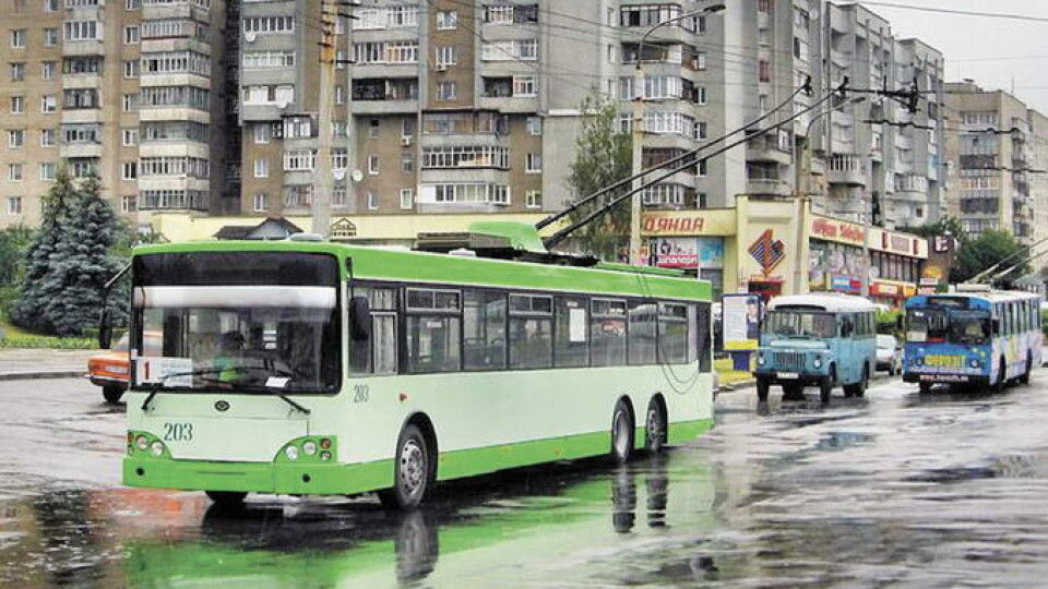 Скільки коштуватиме проїзний квиток у луцьких тролейбусах