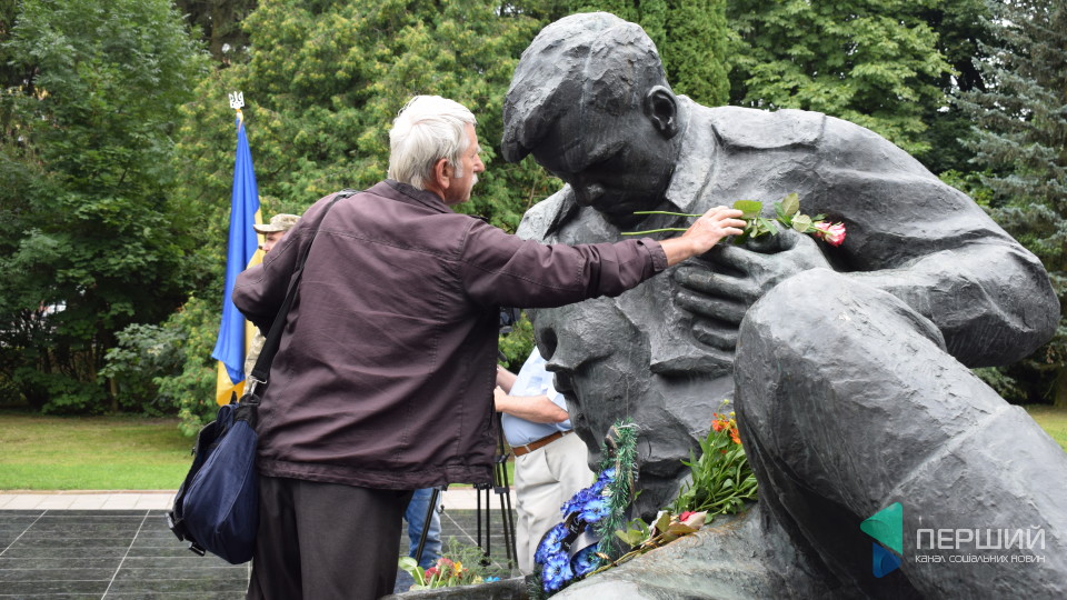 Лучани вшанували земляків, які загинули у Другій світовій війні. ФОТО