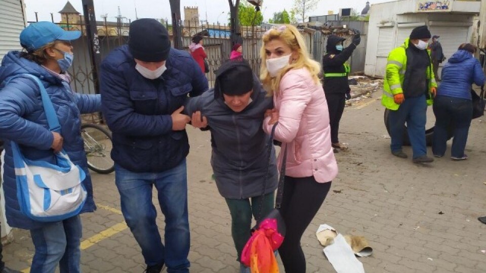 Підприємець Старого ринку наїхав автівкою на людей. Є постраждалі