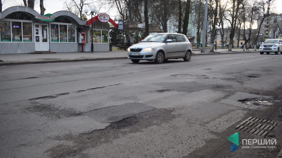 Коли у Луцьку почнуть латати дороги після зими