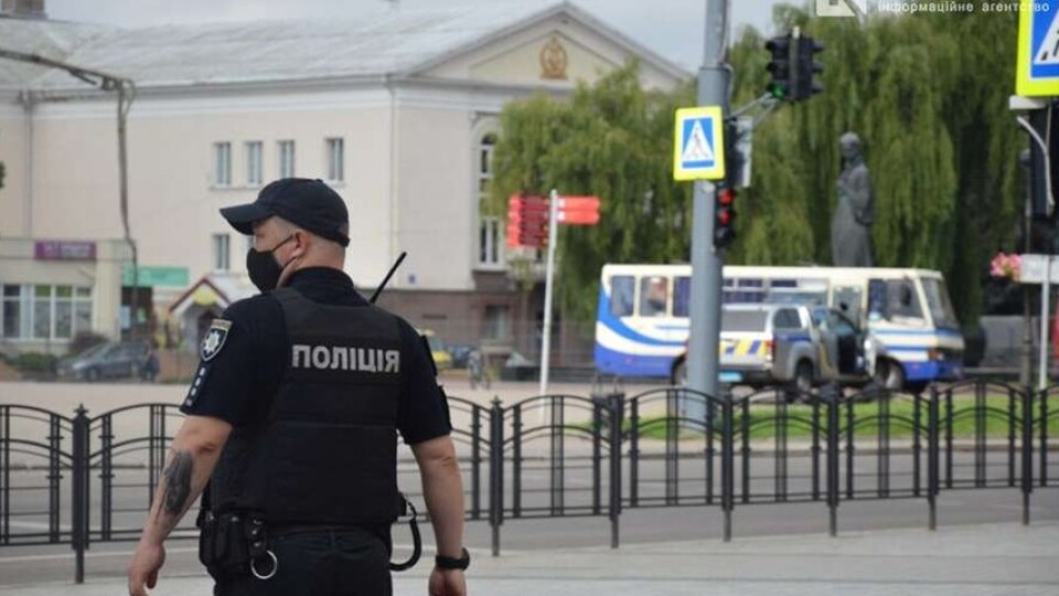Надвір не випускав, але «ставився добре». Що розповіли заручники луцького терориста після звільнення