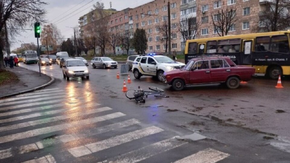 Стало відомо про стан велосипедиста, якого зранку в Луцьку збило авто