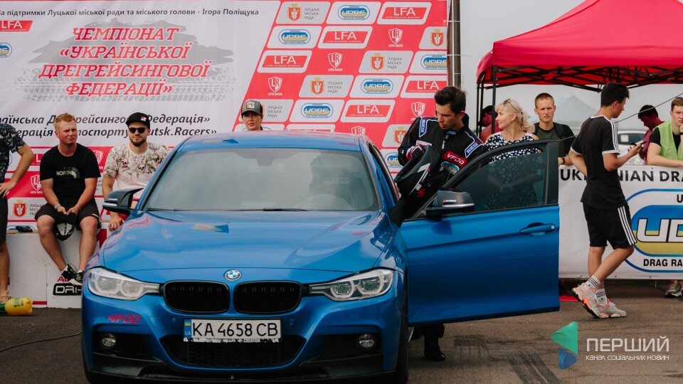 Під Луцьком змагалися спортивні автівки. Дивіться, як це було у фото