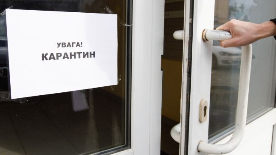 «Не можна довго сидіти вдома». В уряді прогнозують послаблення карантину