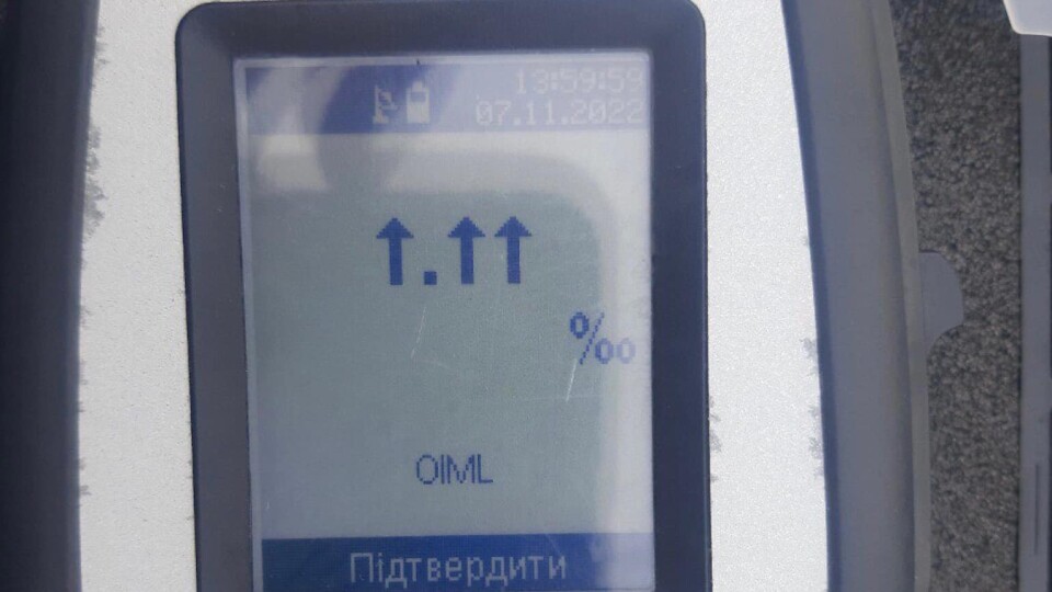 Стало зле, бо після інсульту: у Луцьку спіймали нетверезого водія
