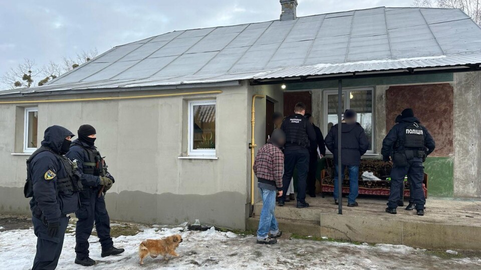 Волинські оперативники викрили сутенера, який вербував жінок для проституції. ФОТО
