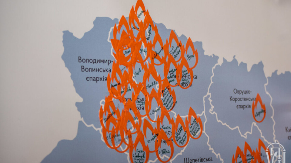 УПЦ МП скликала з'їзд у Києво-Печерській лаврі і показала, як «палають» «захоплені» парафії