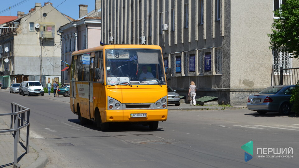 «Підвези сусіда на роботу». Лучани масово влаштовують бойкот маршруткам