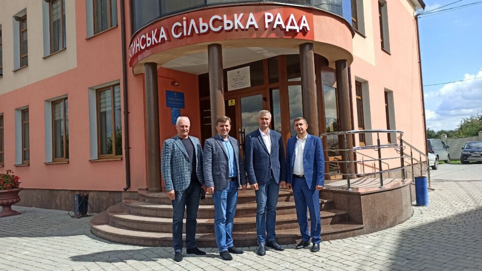 У селі біля Луцька знищать зарослі борщівника