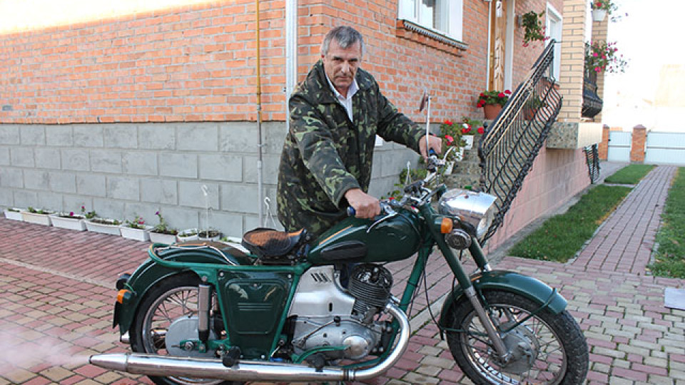 З купи металу народжується «залізний кінь», –  енергетик з Волині, який реставрує мотоцикли. ФОТО