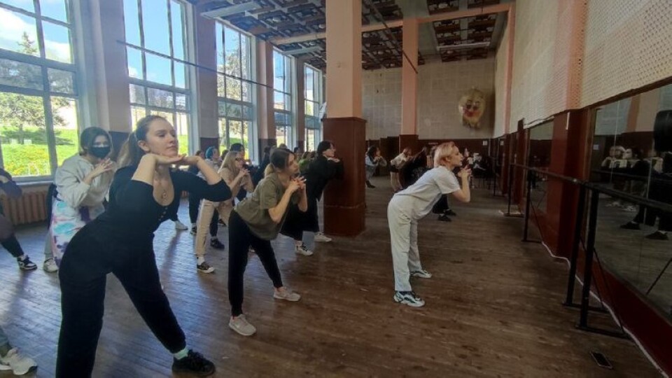 У Луцьку під час танцювального майстеркласу зібрали кошти для військових