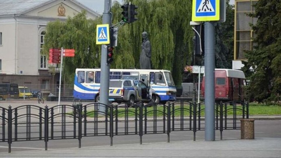 «Дитина взяла скарбничку і просила викупити маму й тата». Розповідь заручниці луцького терориста