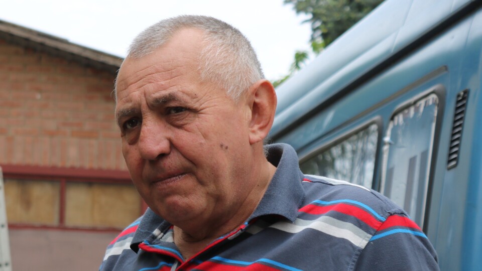 «Півлітровки» для ЗСУ. Історія волонтера з Луцька, який зібрав майже 20 тисяч банок