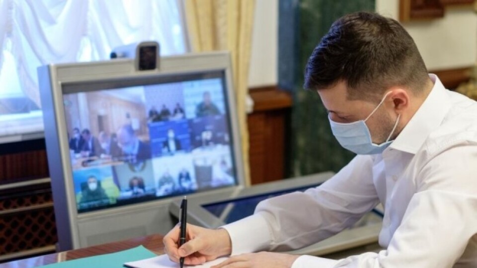 Від сьогодні діють штрафи за маски. Пояснюємо, за що каратимуть