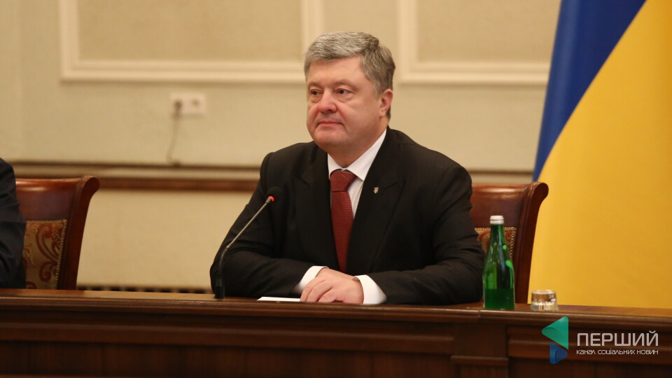 Українці вважають Порошенка найбільш ефективним президентом, – опитування