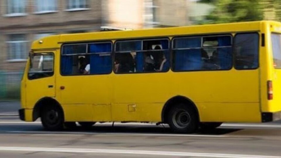 Луцькі депутати обурюються, що в місті зупиняються «чужі» сільські маршрутки