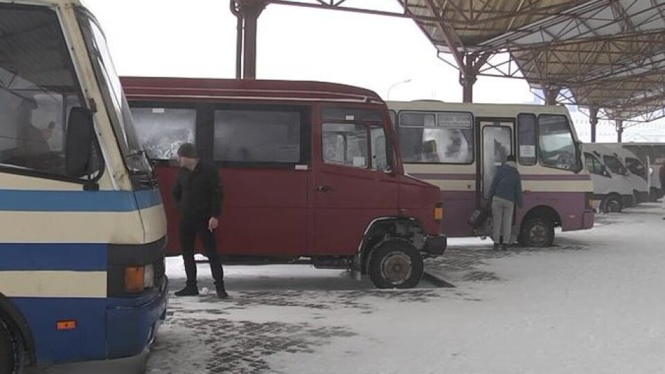 Через негоду на Луцькій автостанції скасували двадцять рейсів
