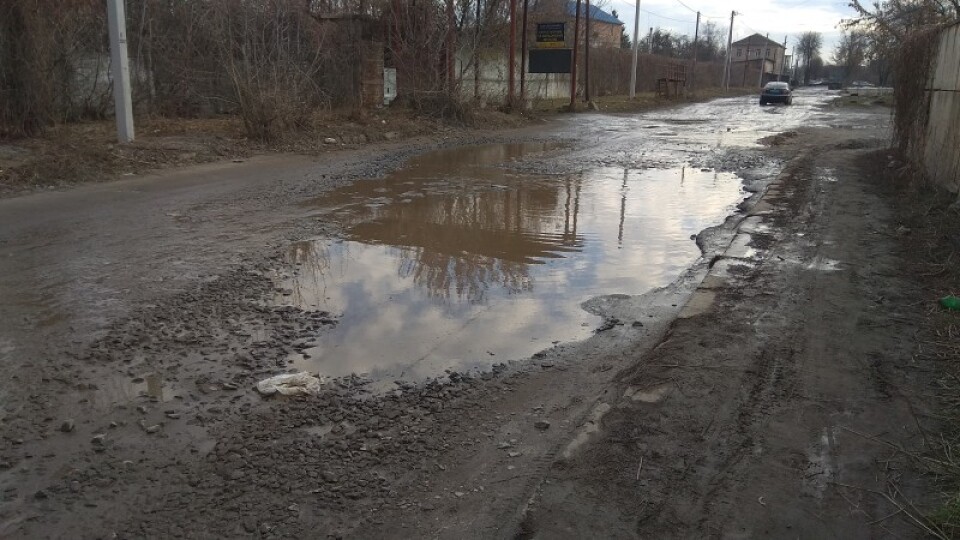 У Луцьку другий рік просять відремонтувати вщент розбиту вулицю