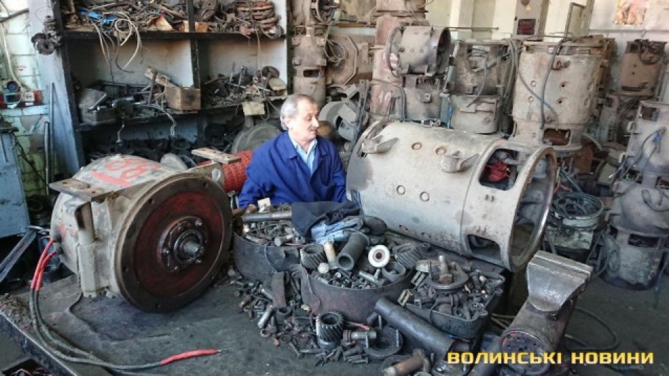 Від салону до мотору і кузова:  як у Луцьку ремонтують  «рогатих». ФОТО