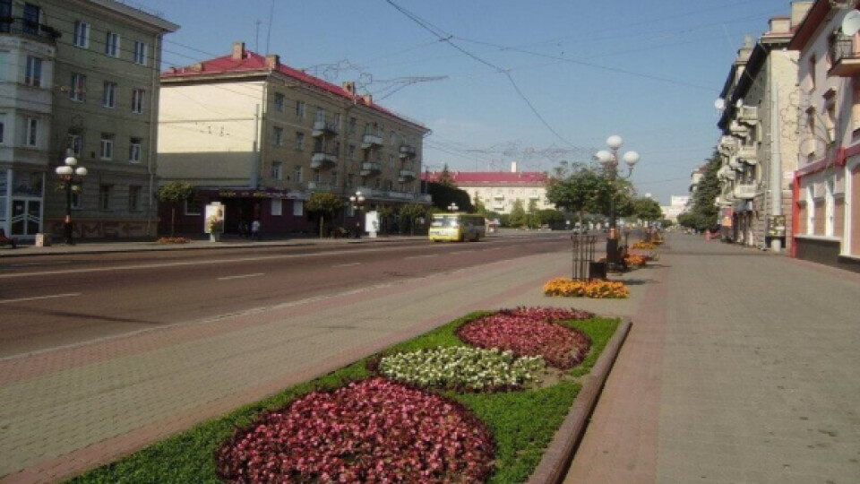 На проспекті Волі у Луцьку вклали перший шар асфальту