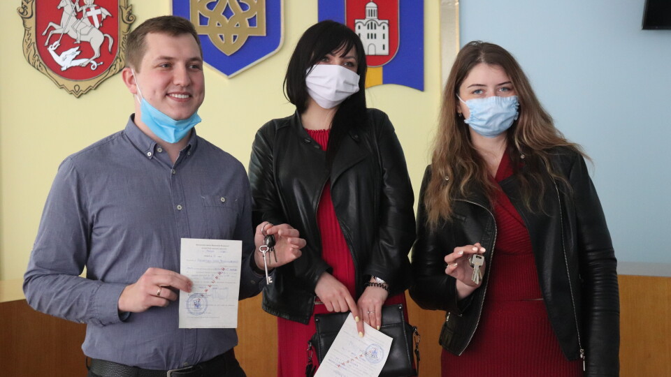 Трьом волинським лікарям подарували квартири