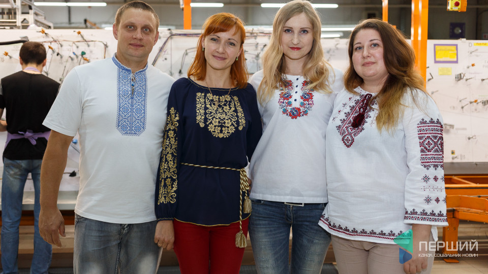 Вишиванки з історією та корпоративна традиція: як пройшов День вишиванки у «Kromberg&Schubert». ФОТО