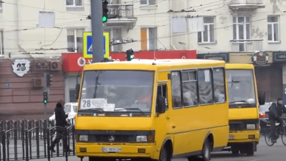 У Луцьку задимілася маршрутка