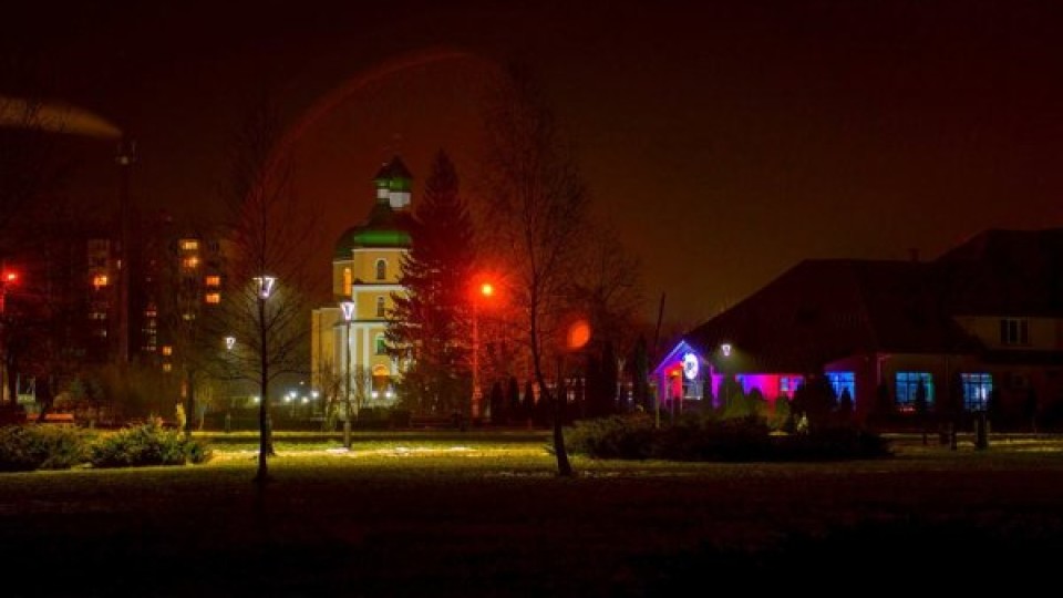 Вечірній Ковель у сяйві ліхтарів. ФОТО