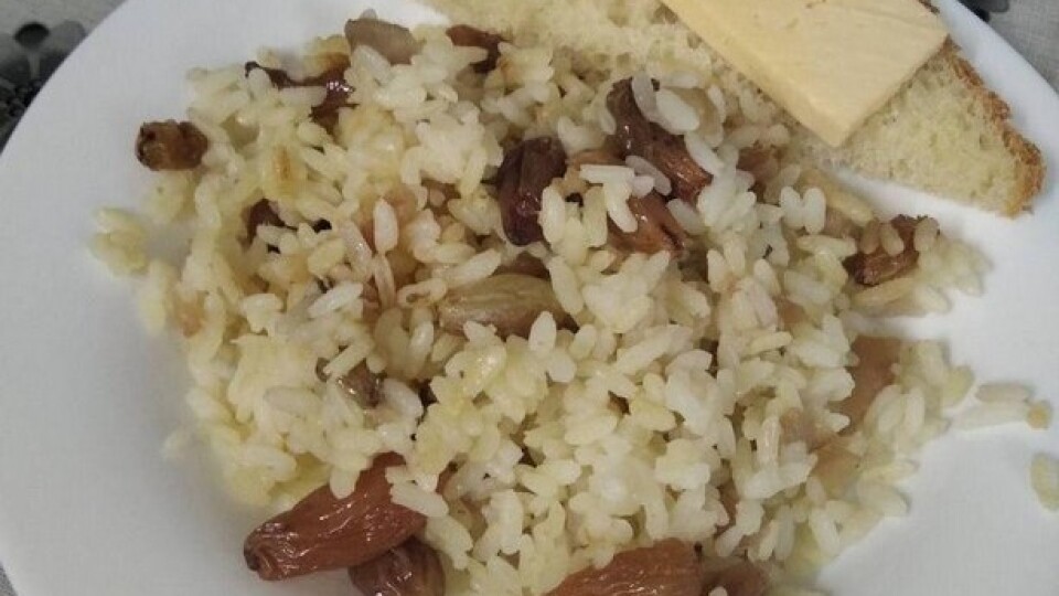 У нововолинській школі кухарі експериментують за рецептами Клопотенка. Учням подобається не все