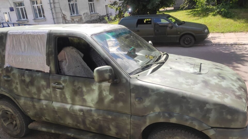 Рожищенські волонтери передали бійцям автівки