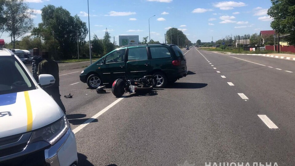 На Волині зіткнулися мотоцикл та легковик: травмувалося двоє людей