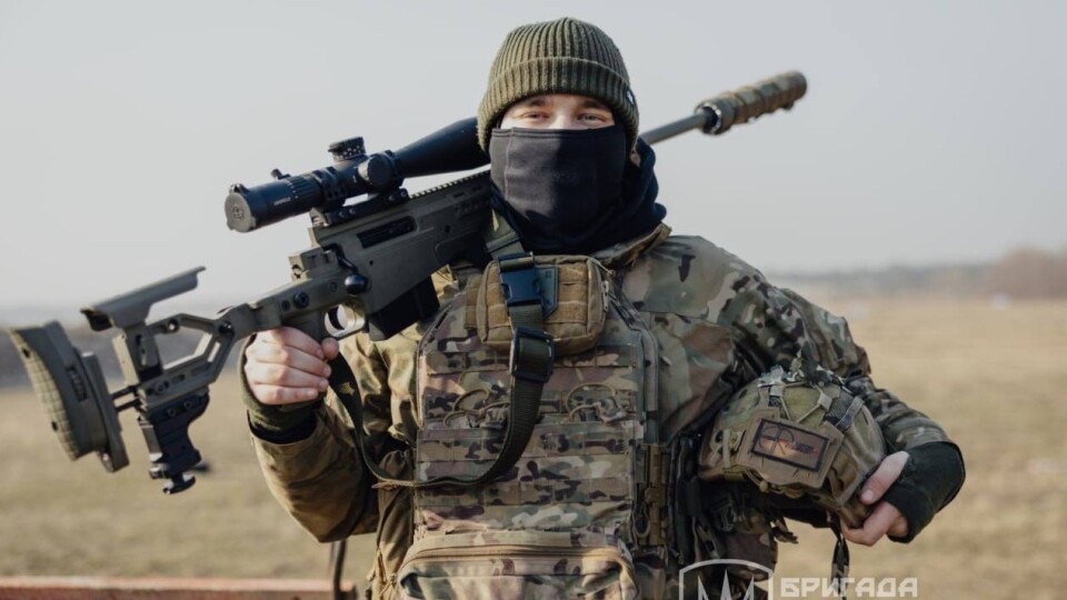 Контужений, з переламаними ребрами тягнув тіло побратима: історія снайпера «Калини»