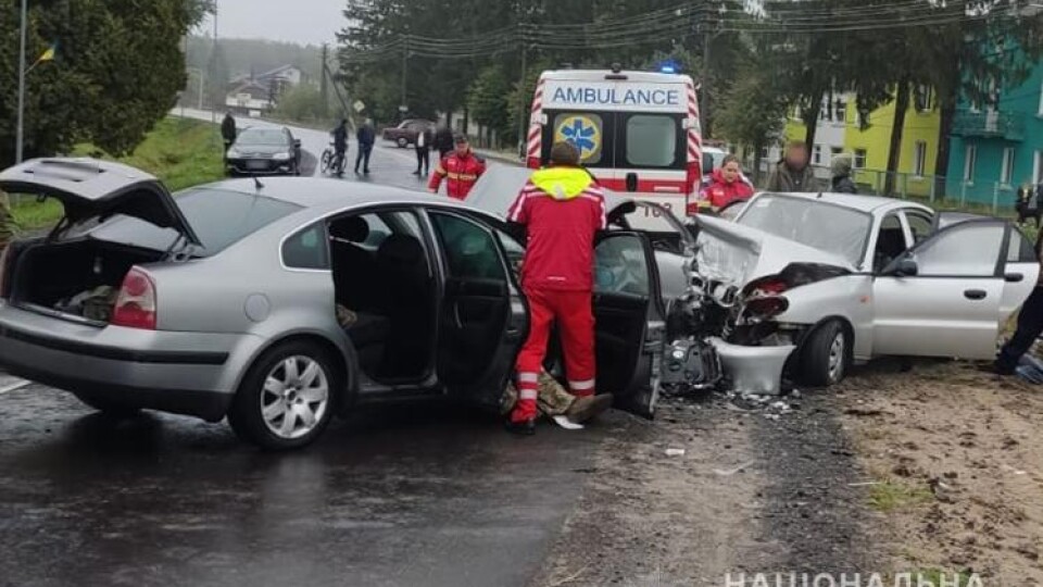 На Волині зіштовхнулись два автомобілі: троє людей у лікарні. ФОТО